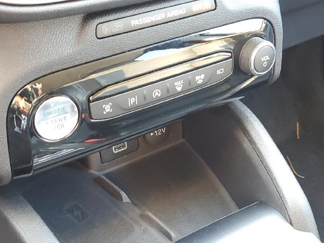 Certified 2024 Ford Escape Platinum AWD/4WD image 18