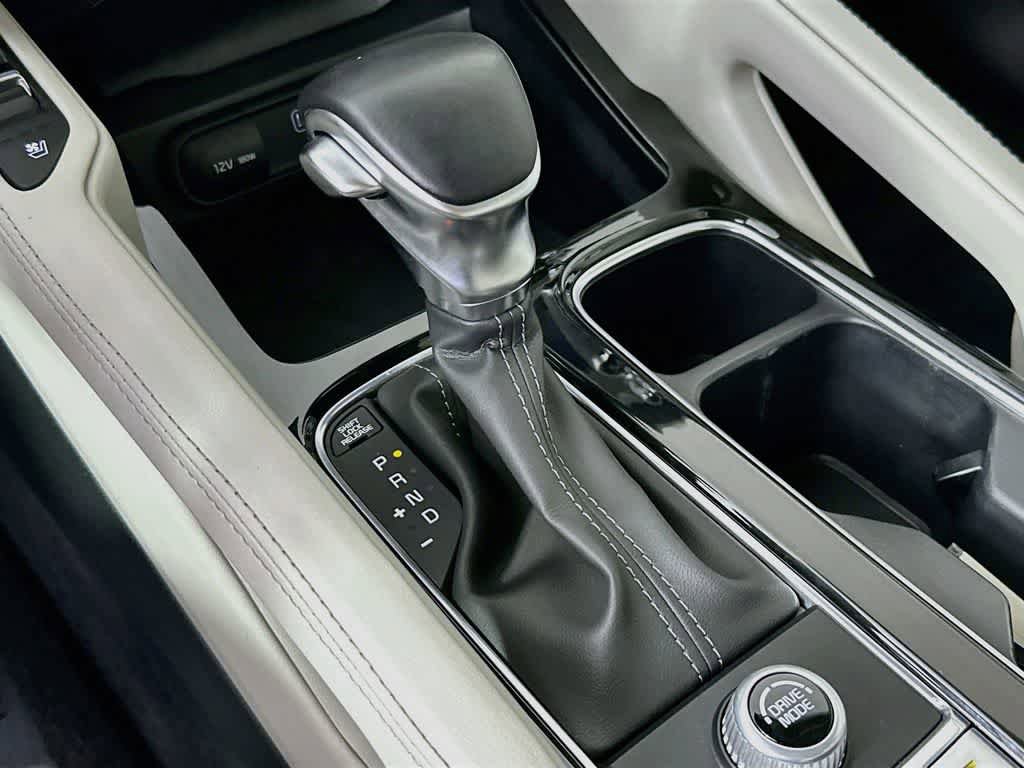 Used 2024 Kia Telluride EX w/ EX Captain's Chair Package FWD image 19