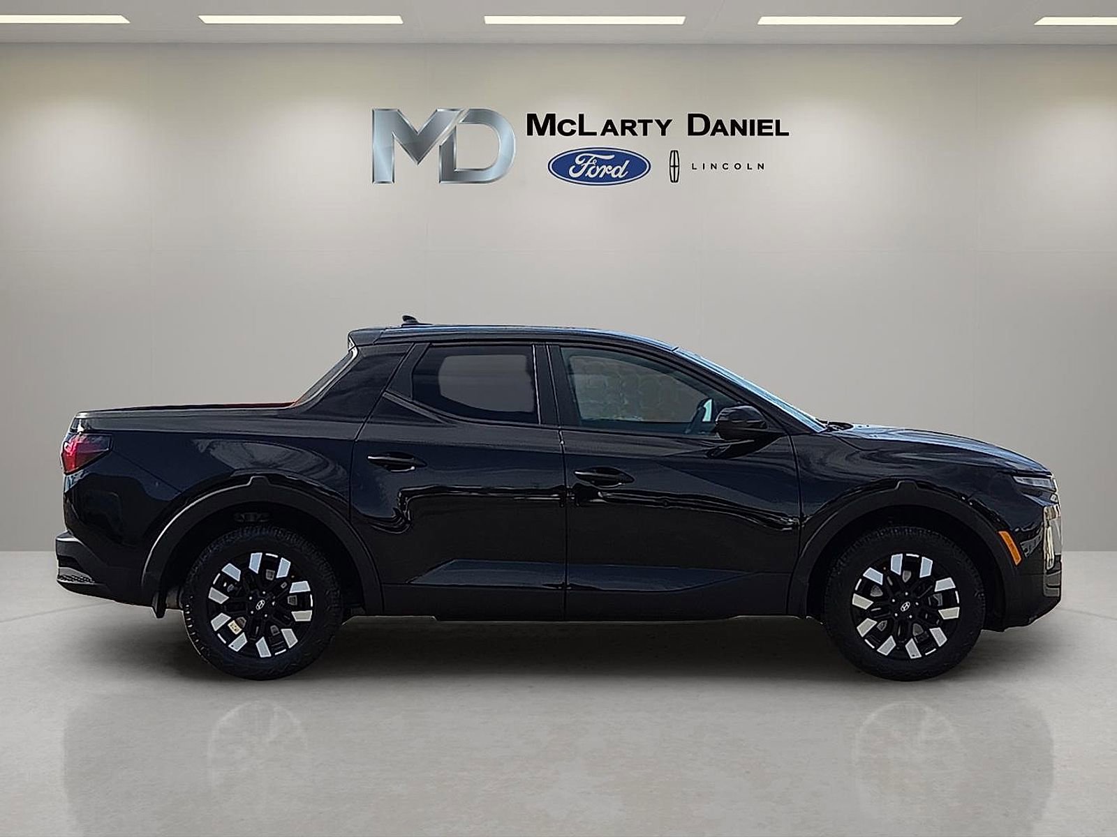 Used 2025 Hyundai Santa Cruz SE image 6