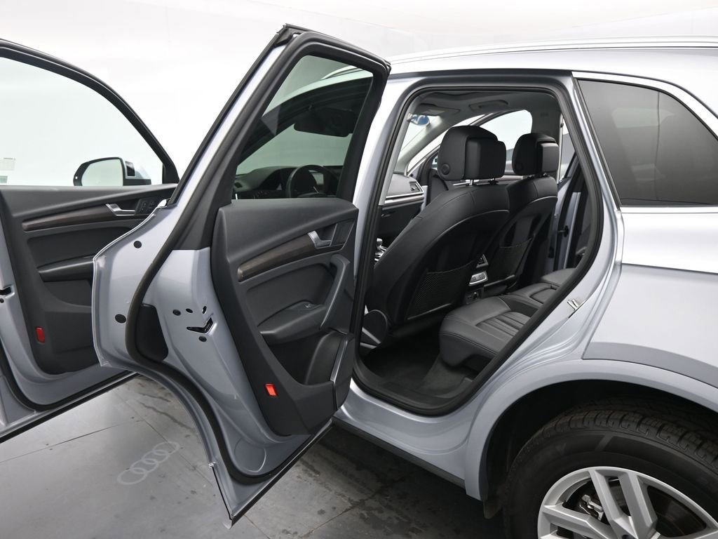 Used 2023 Audi Q5 2.0T Premium w/ Convenience Package image 45