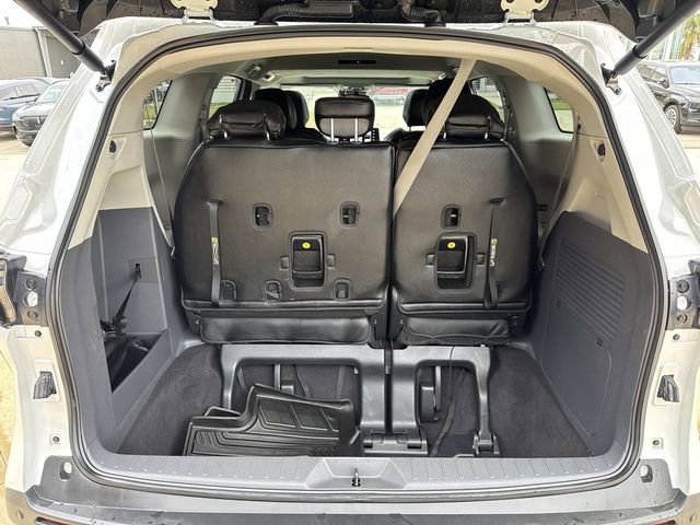 Used 2024 Toyota Sienna XLE image 9