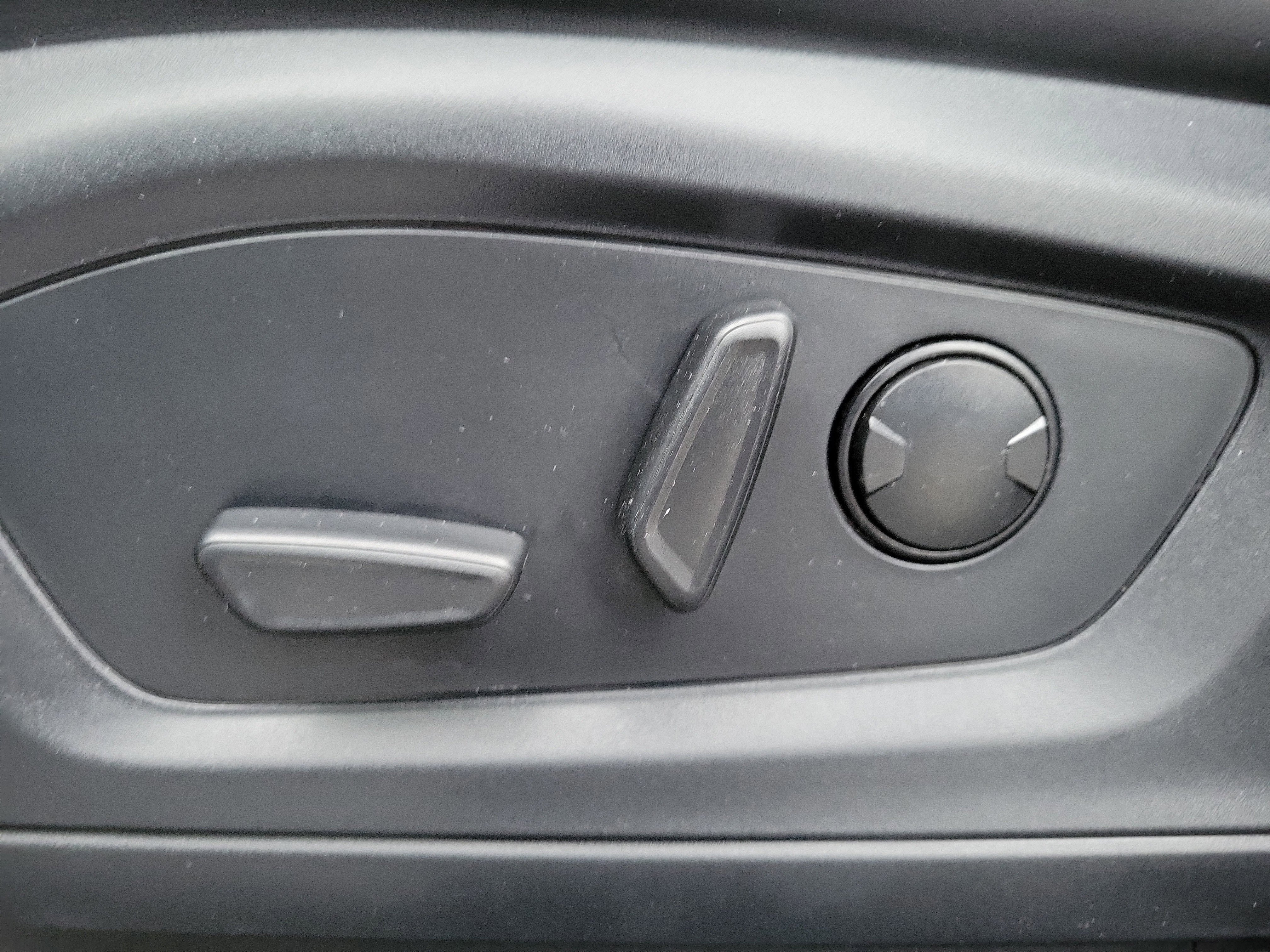 Certified 2025 Ford Explorer ST-Line w/ Premium Package image 23