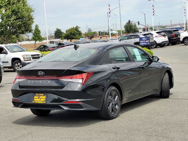 Used 2023 Hyundai Elantra SEL FWD image 4