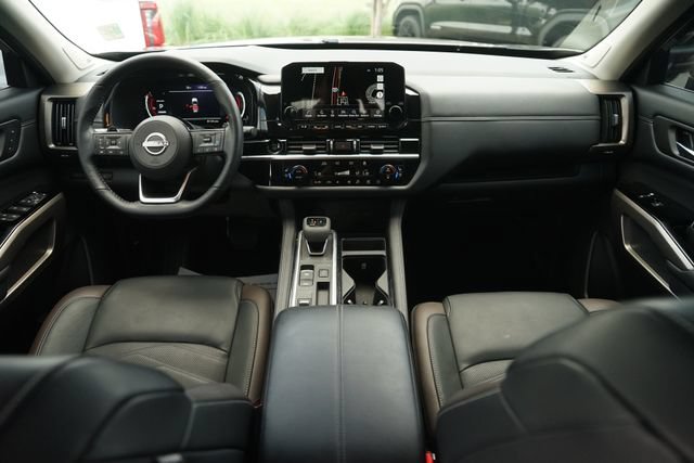 Used 2025 Nissan Pathfinder Platinum w/ Cargo Package FWD image 21