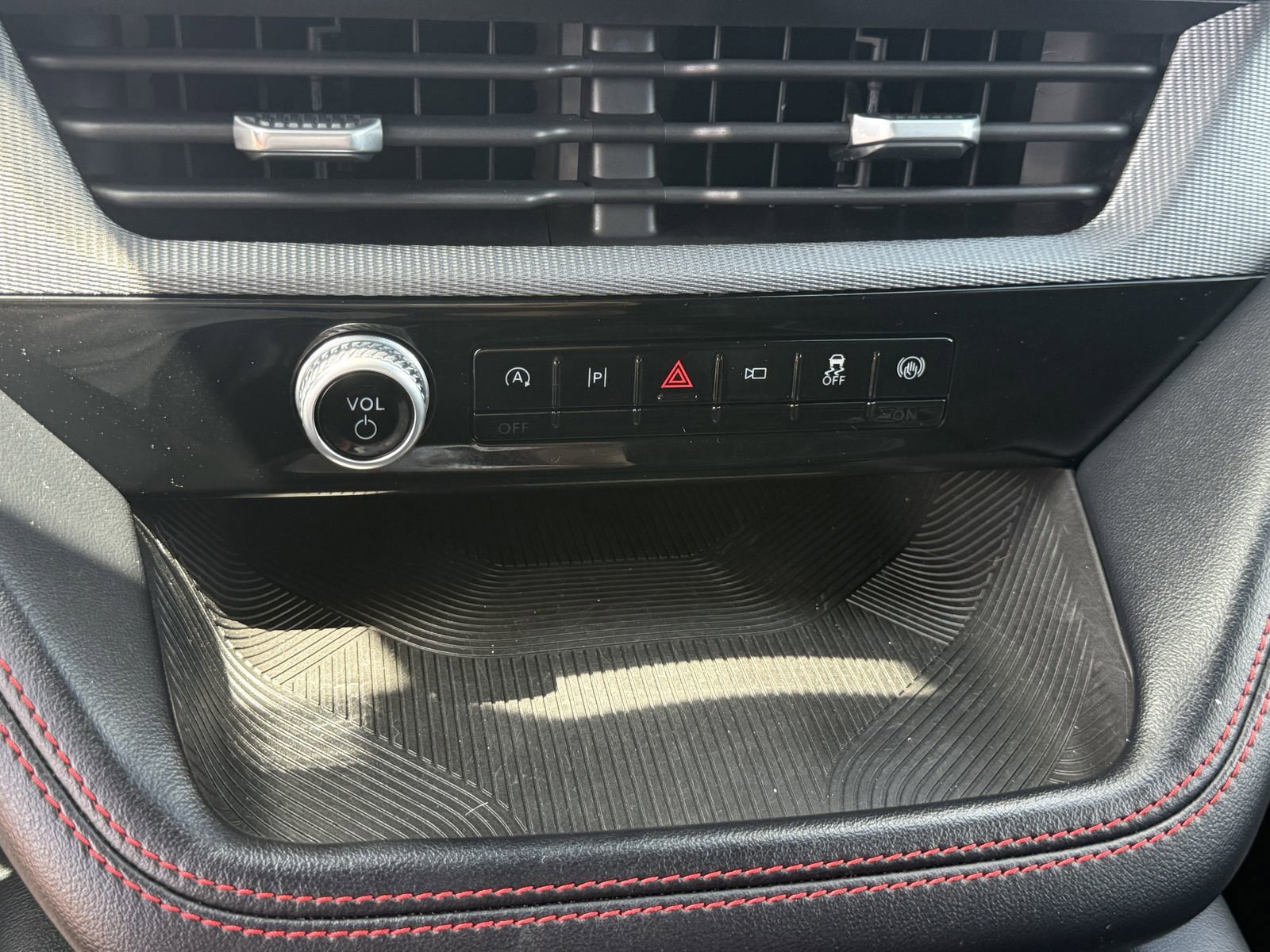 Certified 2025 Ford Explorer ST-Line AWD/4WD image 30