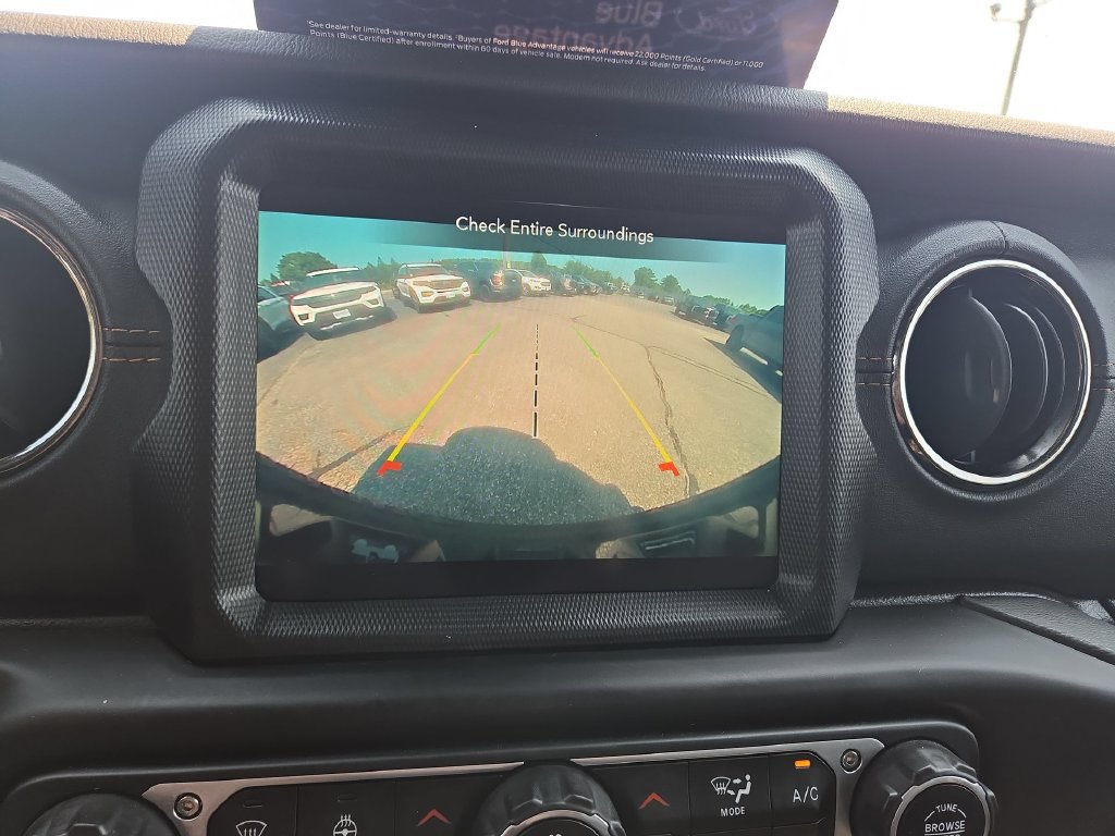 Used 2020 Jeep Wrangler Unlimited Sahara AWD/4WD image 10