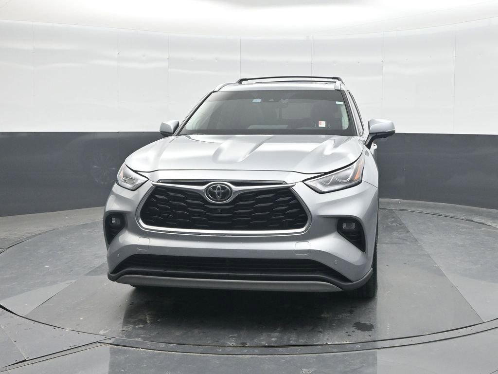 Used 2024 Toyota Highlander Platinum image 5