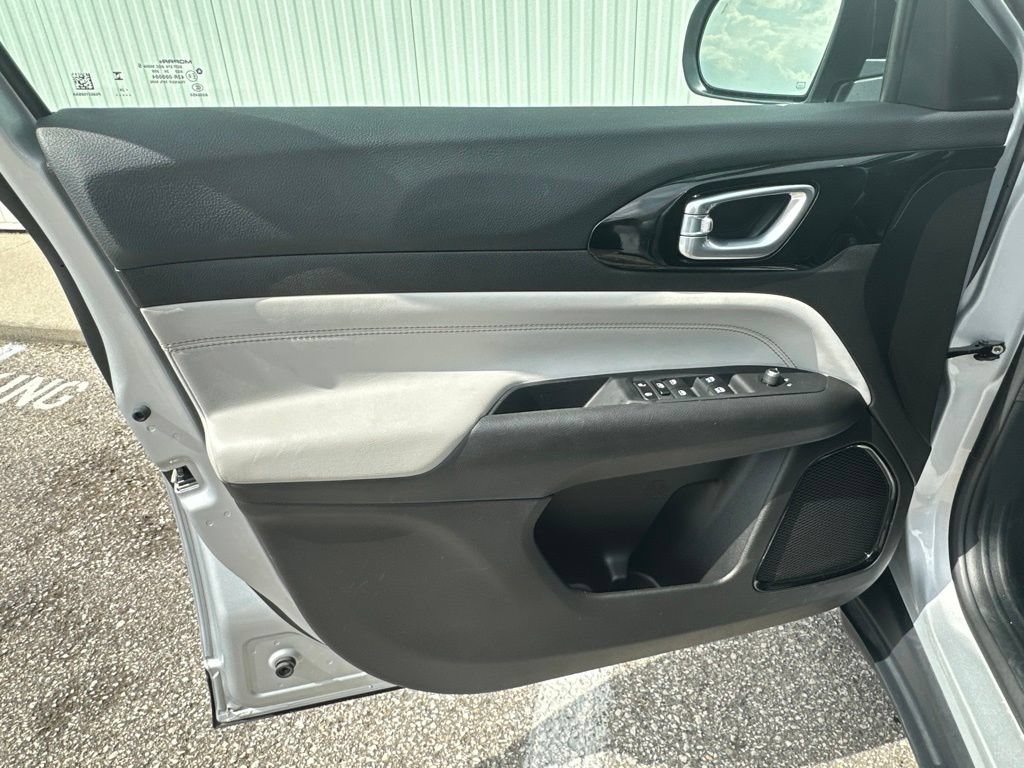 Used 2025 Jeep Compass Limited AWD/4WD image 13