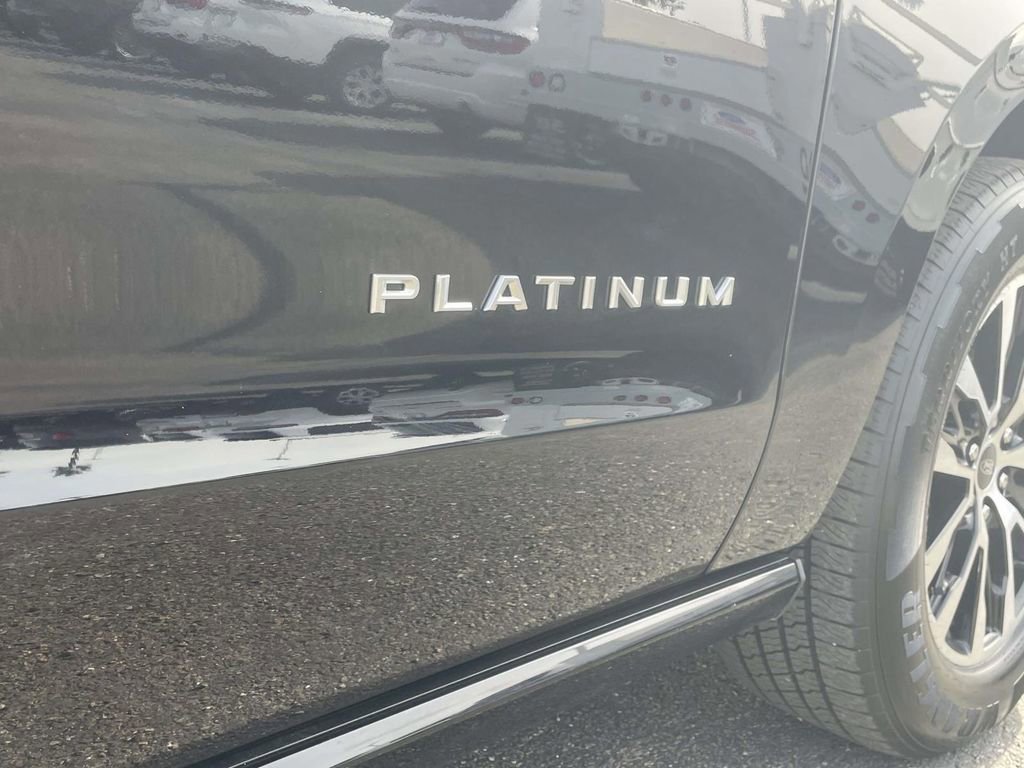 Certified 2025 Ford Expedition Platinum image 7