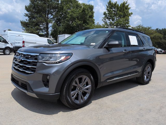 Certified 2025 Ford Explorer Active w/ Active Comfort Package AWD/4WD image 8