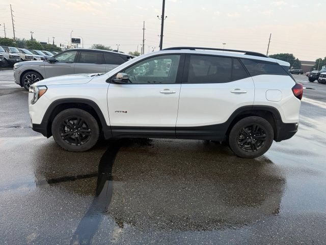 Used 2023 GMC Terrain AT4 w/ Tech Package AWD/4WD image 7