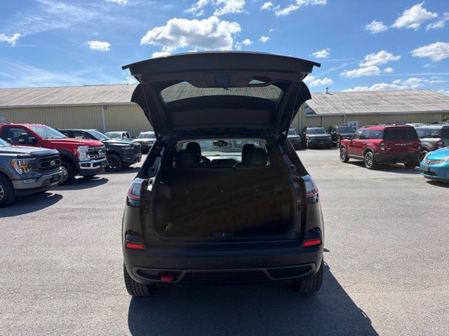 Used 2019 Jeep Cherokee Trailhawk w/ Cold Weather Group AWD/4WD image 50
