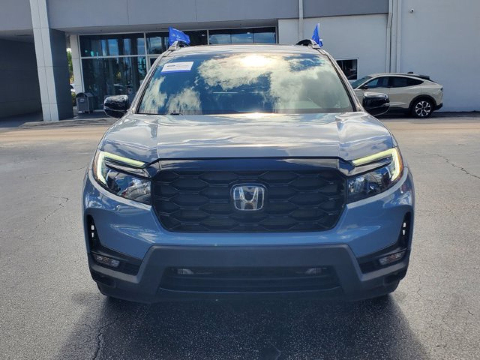 Used 2023 Honda Passport Elite image 2