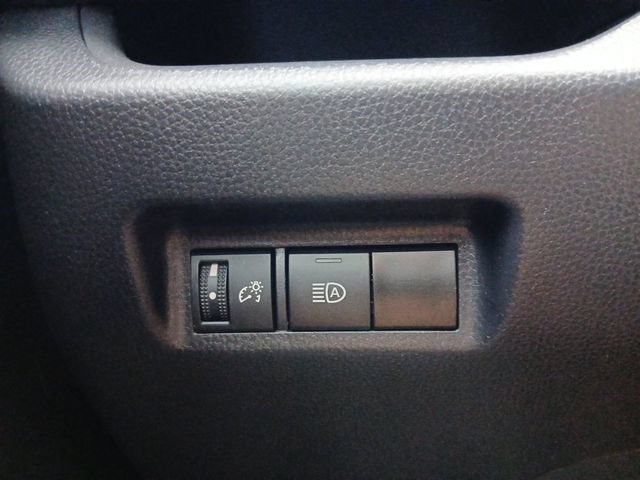 Used 2024 Toyota RAV4 XLE FWD image 11