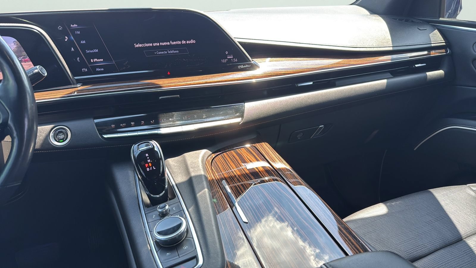 Used 2021 Cadillac Escalade Premium Luxury RWD image 19