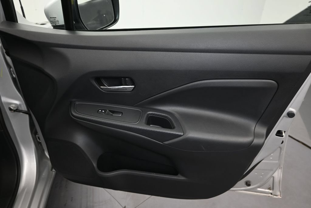Used 2025 Nissan Versa SV FWD image 15