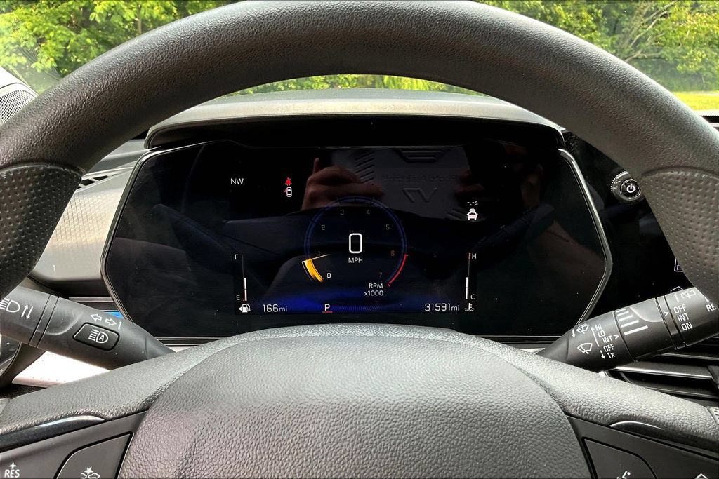 Used 2025 Chevrolet Trax LT FWD image 15