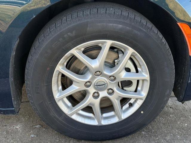 Used 2024 Chrysler Pacifica Touring-L FWD image 7