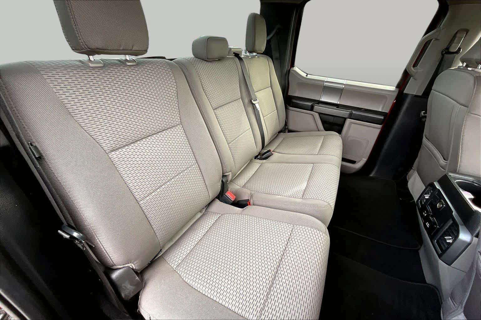 Certified 2021 Ford F250 XLT w/ XLT Premium Package AWD/4WD image 18