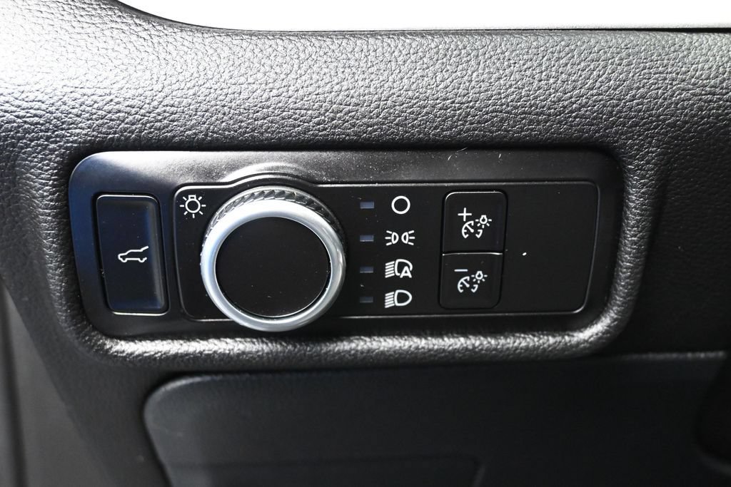Certified 2023 Ford Explorer XLT RWD image 12