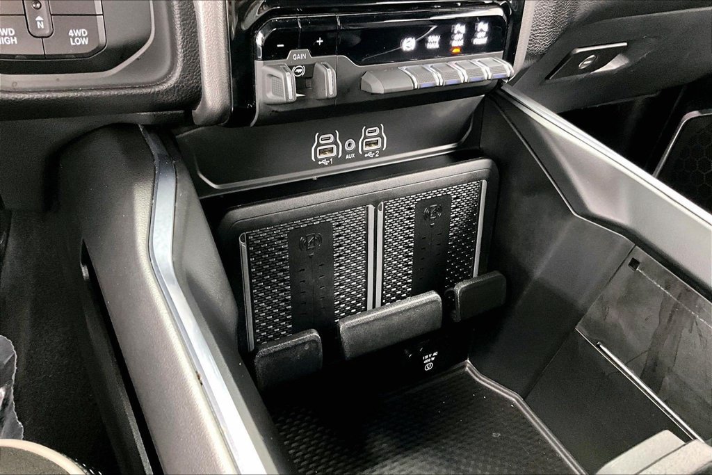 Used 2025 RAM 2500 Laramie w/ Night Edition AWD/4WD image 33