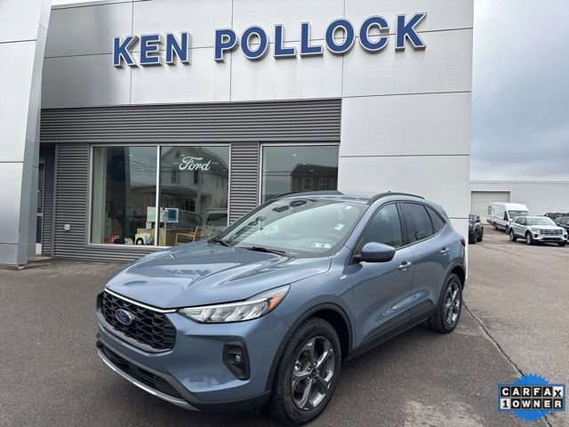 Certified 2025 Ford Escape ST-Line Select AWD/4WD image 2