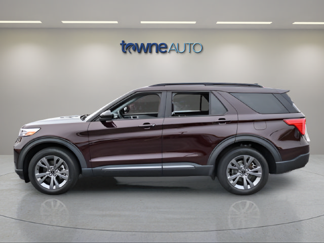 Certified 2023 Ford Explorer XLT w/ Equipment Group 202A AWD/4WD image 2