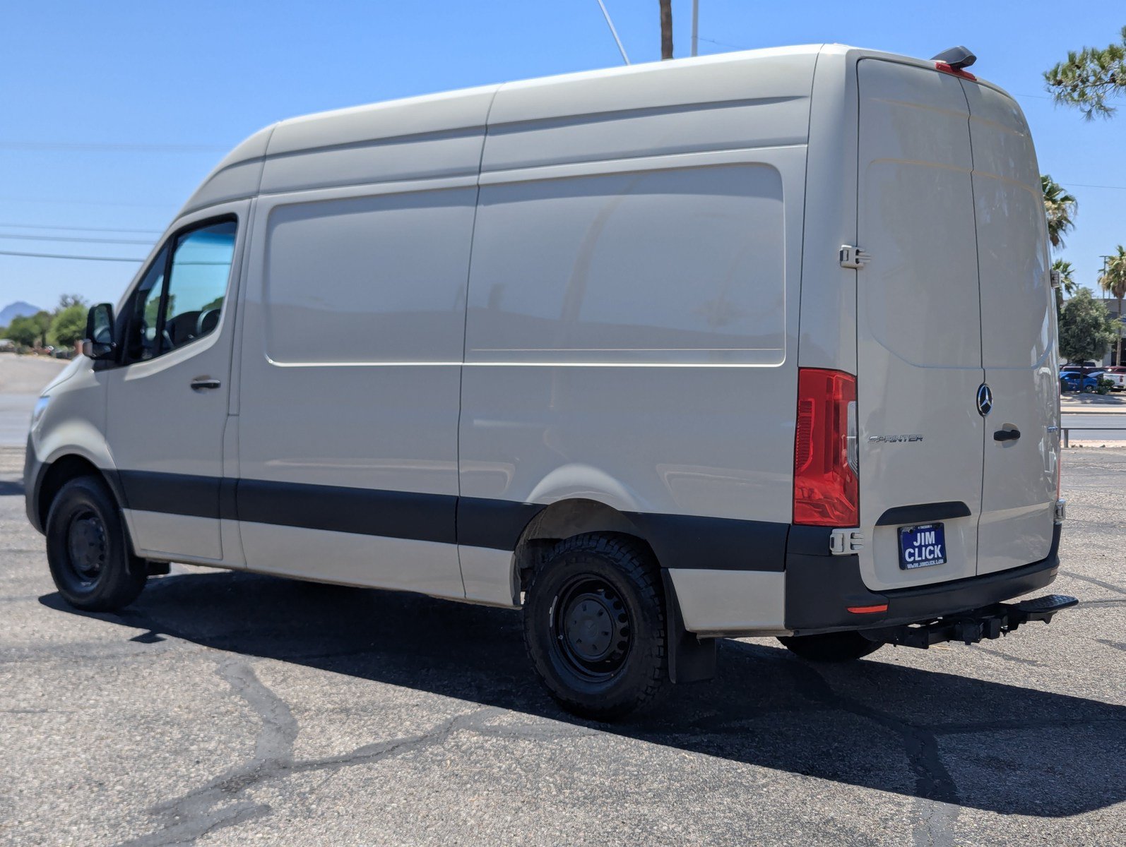Used 2023 Mercedes-Benz Sprinter 1500 image 4