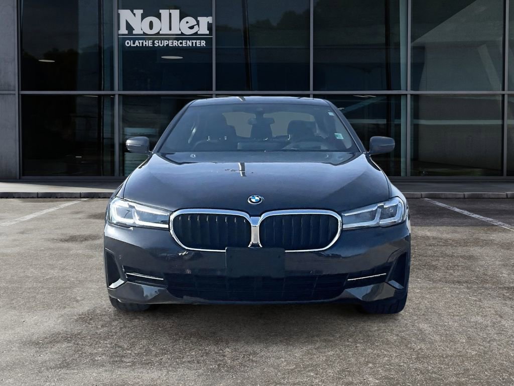 Used 2023 BMW 530e xDrive w/ Premium Package AWD/4WD image 2