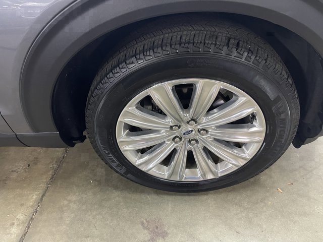 Certified 2022 Ford Explorer Limited w/ Limited Technology Package AWD/4WD image 9