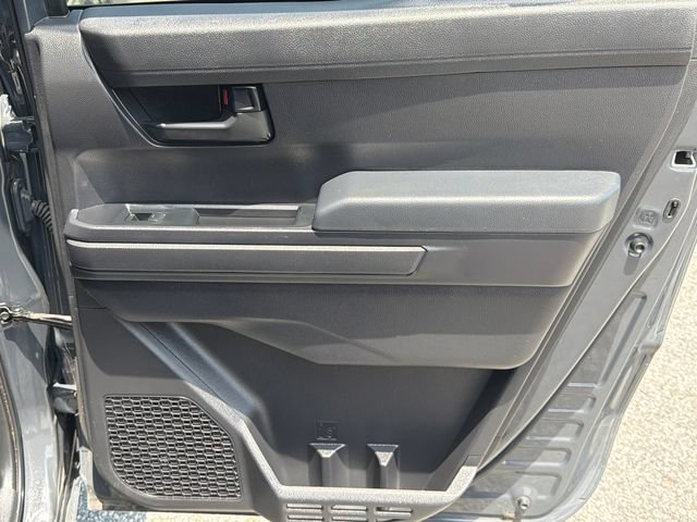 Used 2025 Toyota Tacoma SR5 AWD/4WD image 18