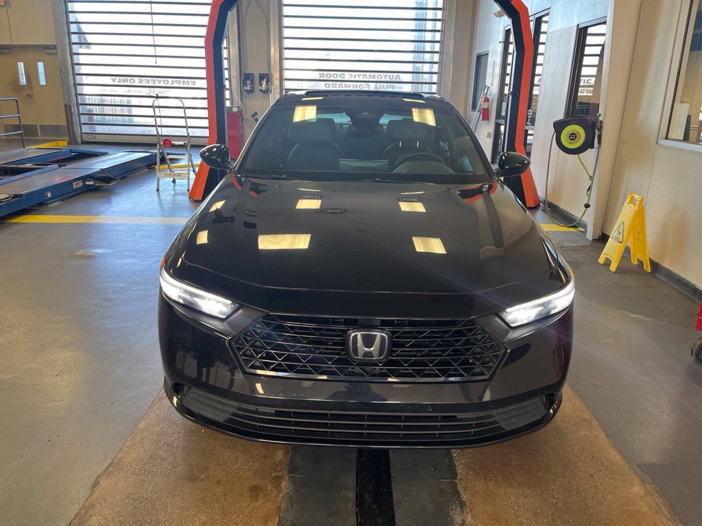 Used 2025 Honda Accord Sport image 10