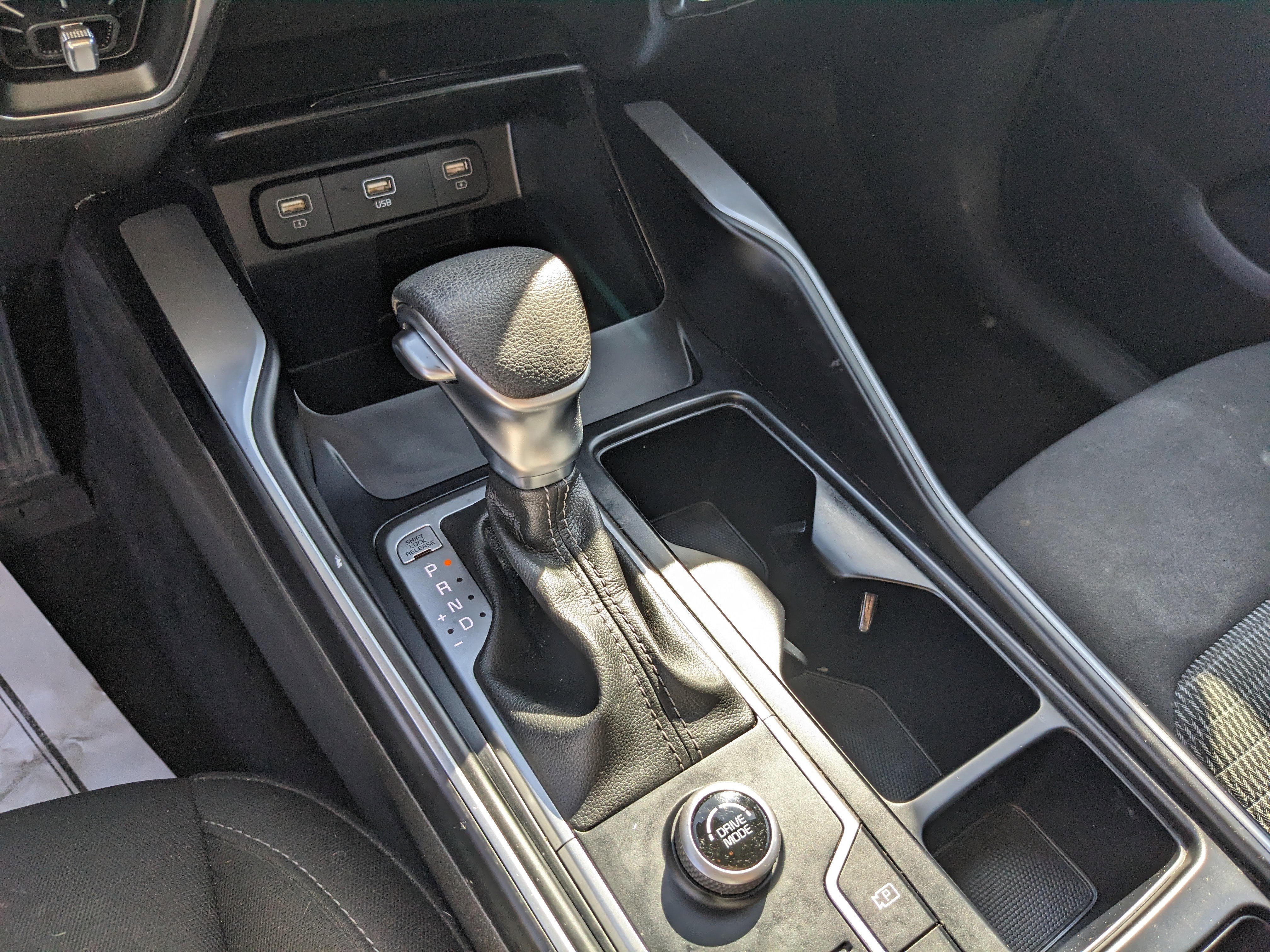 Used 2023 Kia Sorento LX image 24