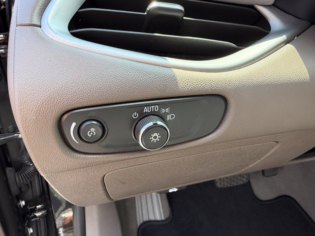 Used 2024 Chevrolet Malibu LT FWD image 12