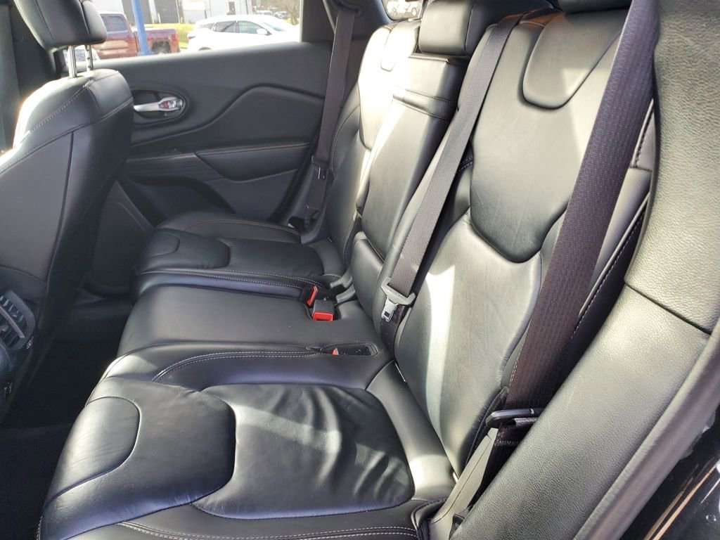 Used 2016 Jeep Cherokee Limited image 9