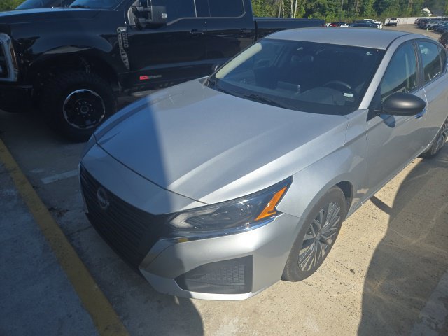 Used 2024 Nissan Altima 2.5 SV FWD image 44