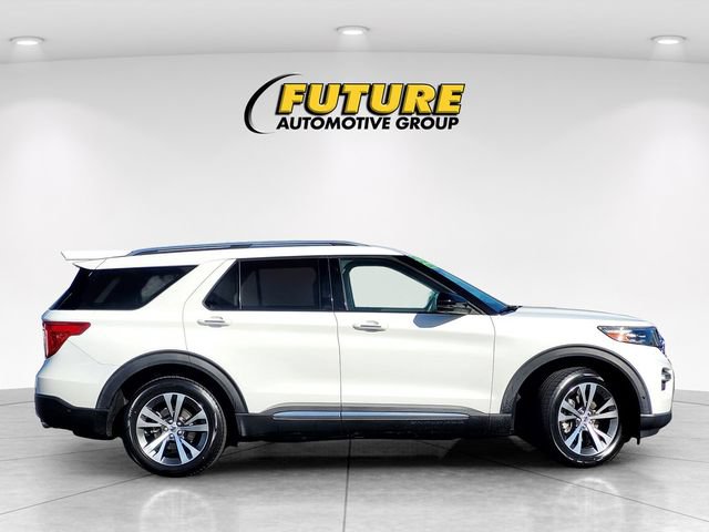 Certified 2020 Ford Explorer Platinum w/ Premium Technology Package AWD/4WD image 3