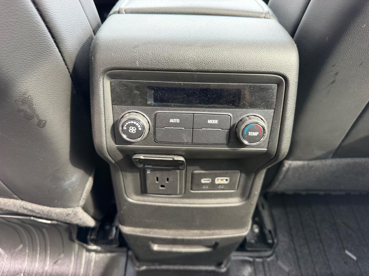 Used 2023 GMC Acadia SLT w/ Elevation Edition AWD/4WD image 13