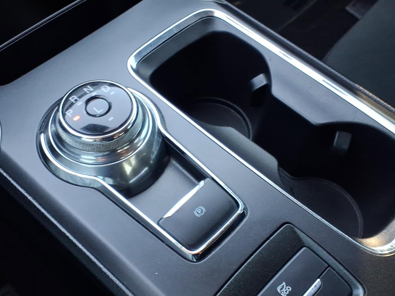 Certified 2020 Ford Fusion SE FWD image 25
