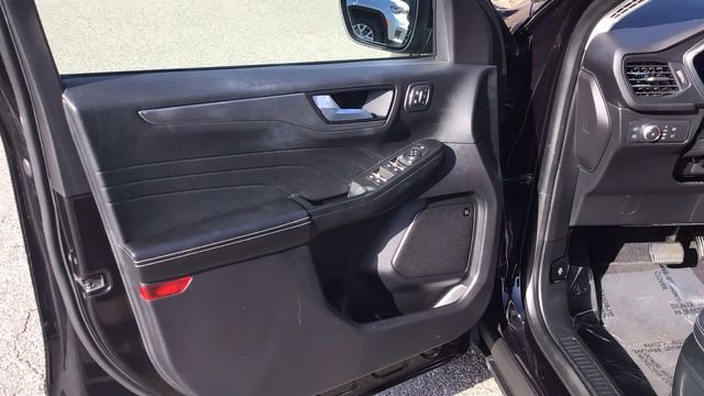 Certified 2022 Ford Escape Titanium image 18