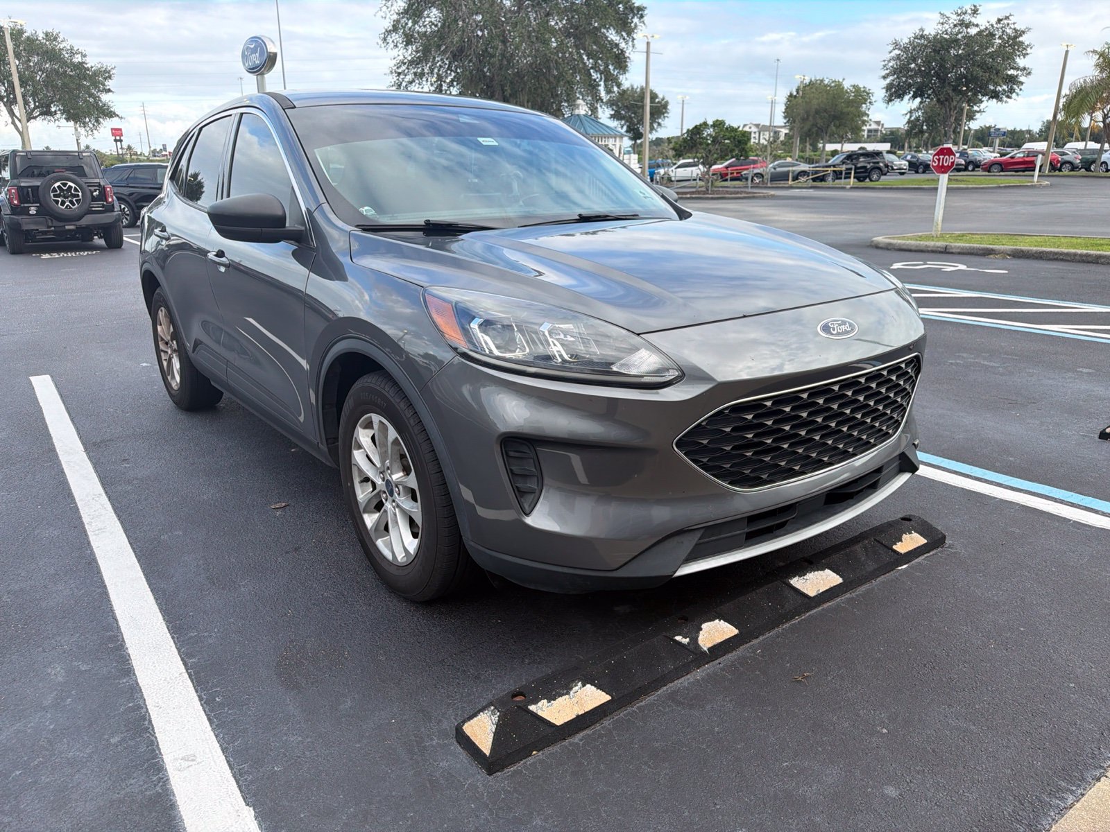 Certified 2022 Ford Escape SE w/ Convenience Package FWD image 1