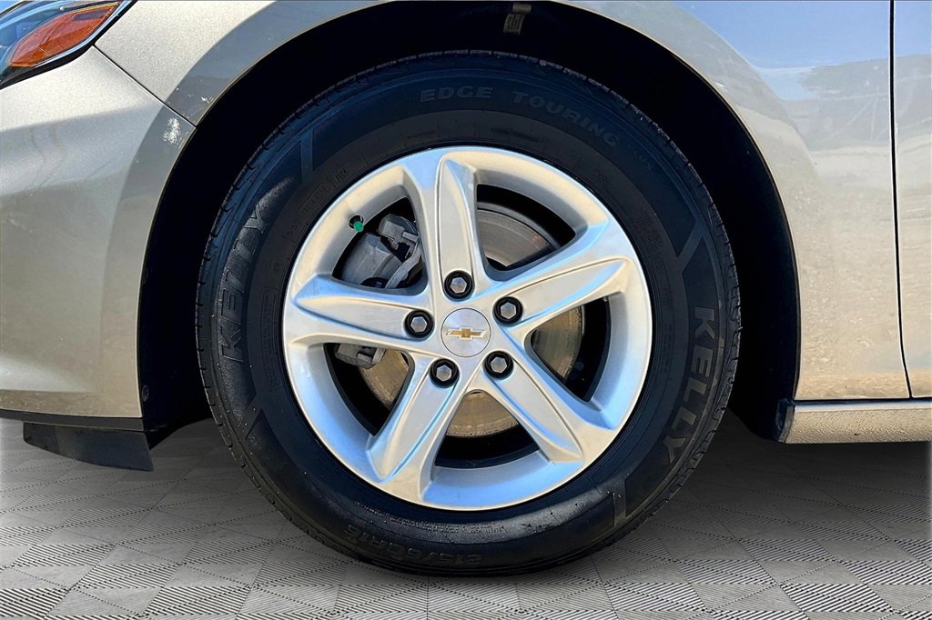 Used 2022 Chevrolet Malibu LS w/ Driver Confidence Package II image 9