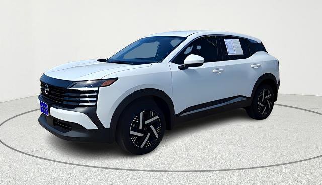 Used 2025 Nissan Kicks SV image 3