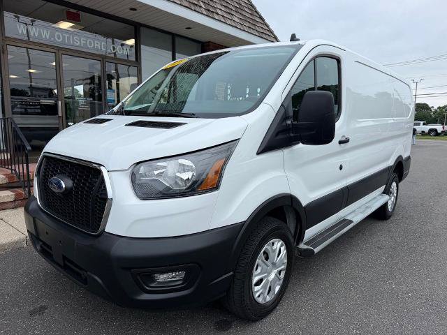 Certified 2025 Ford Transit 250 Low Roof w/ Exterior Upgrade Package RWD image 3