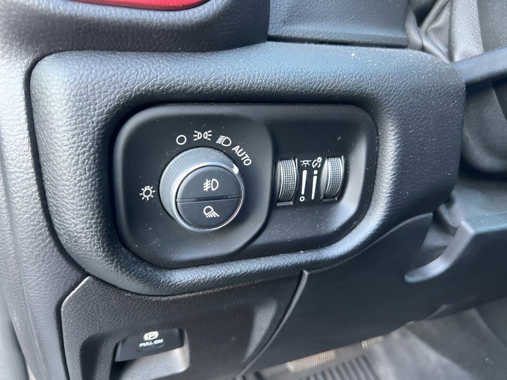 Used 2019 RAM 1500 Rebel image 23