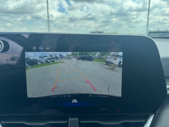 Used 2025 Chevrolet Equinox LT AWD/4WD image 21