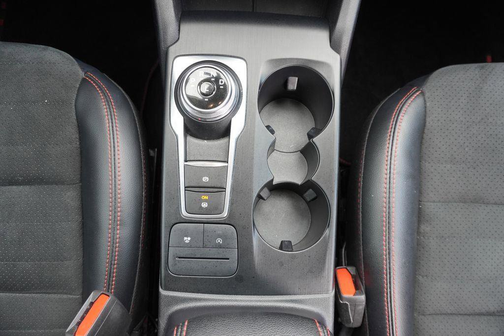Certified 2022 Ford Escape SEL w/ SEL Stealth AWD Package image 18
