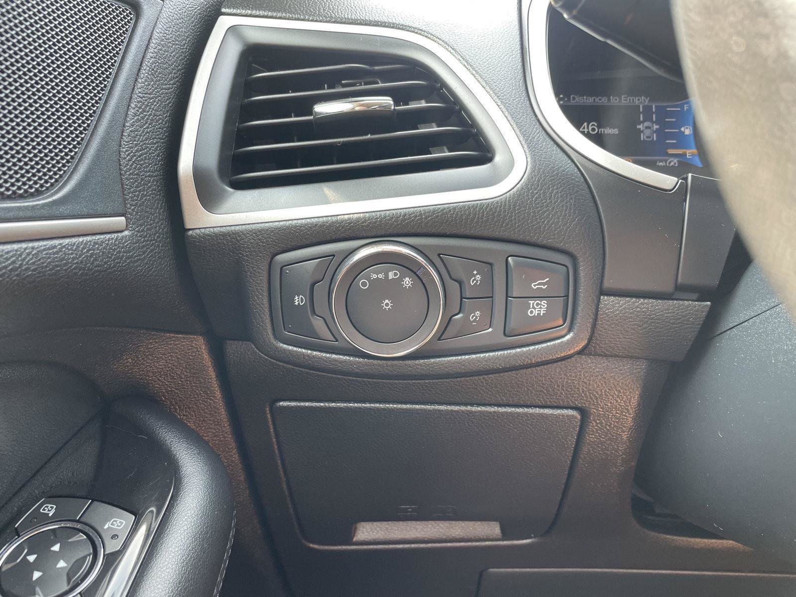 Certified 2019 Ford Edge SEL w/ Equipment Group 201A AWD/4WD image 16