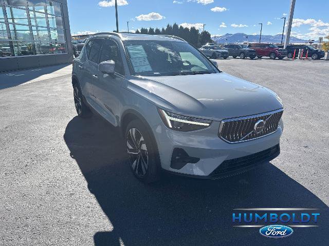 Used 2024 Volvo XC40 B5 Ultimate w/ Protection Package Premier image 3