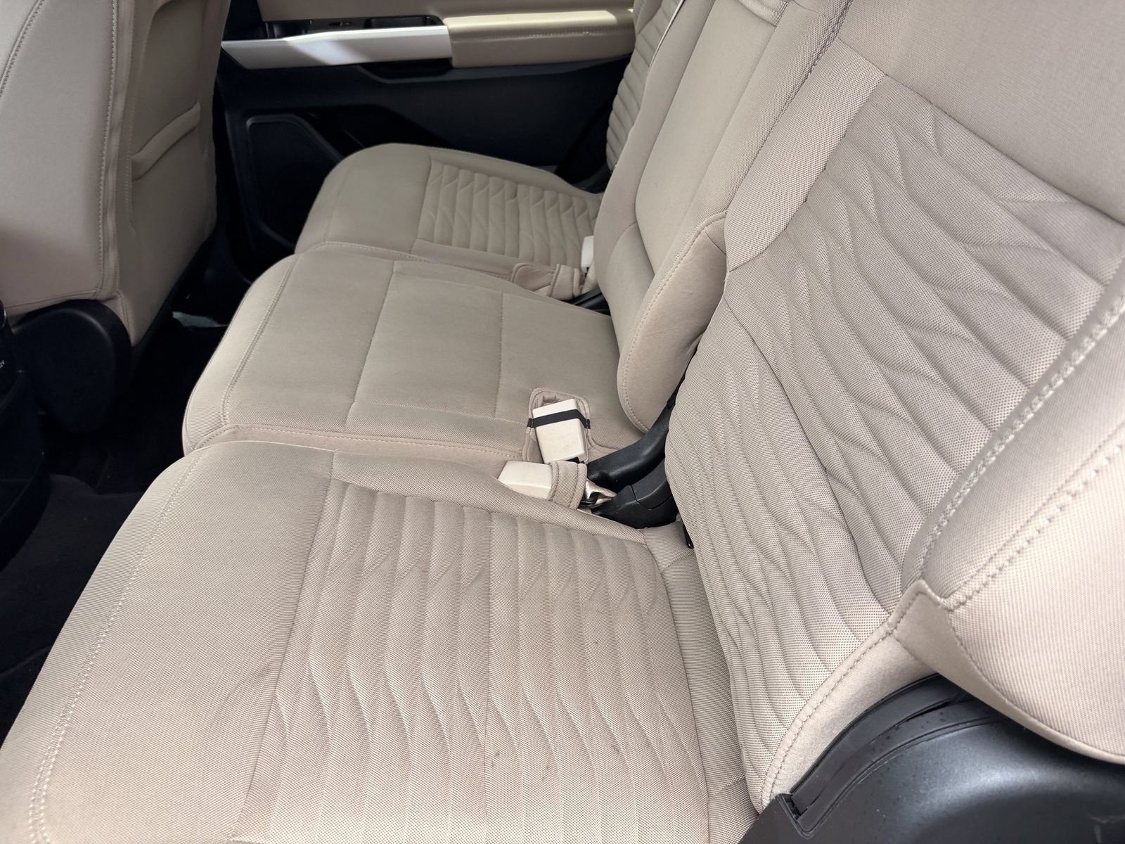 Certified 2021 Ford Explorer XLT RWD image 16